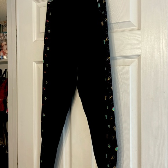 Perfect for Halloween! Size small Haunted Mansion leggings. Size small - Picture 1 of 2